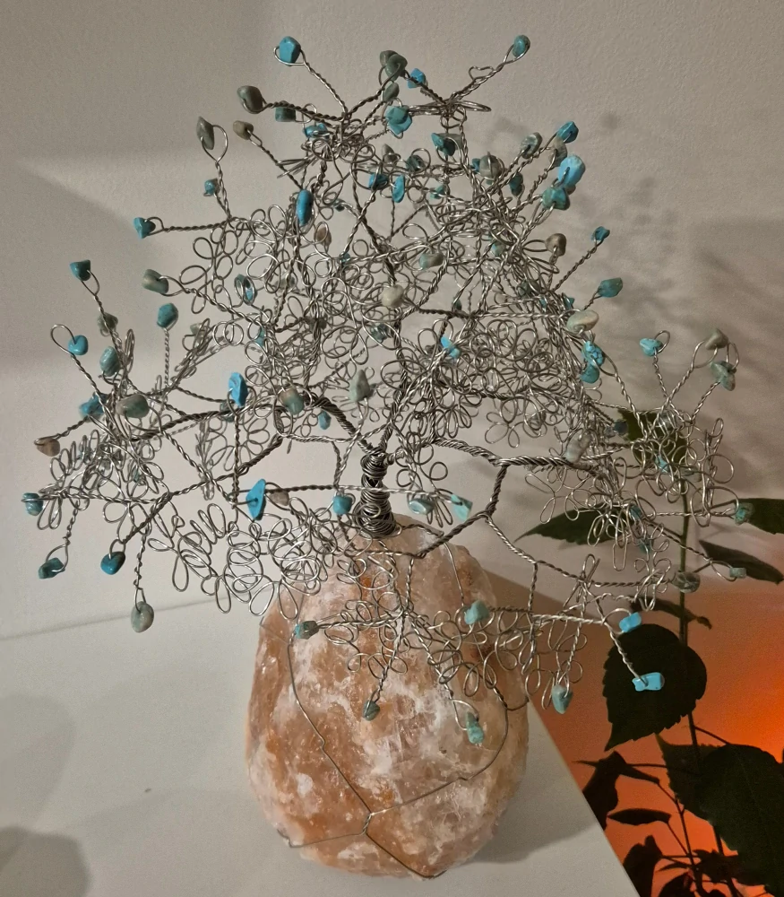 Strom Života a Štěstí na el. solné lampě 2,5kg z minerálů, polodrahokamů a drahých kamenů